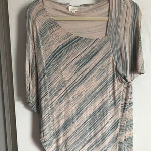 Off the shoulder tee